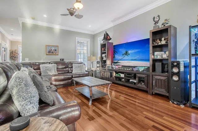 $950,000 | 141 Wando Reach Drive, Charleston, SC 29492