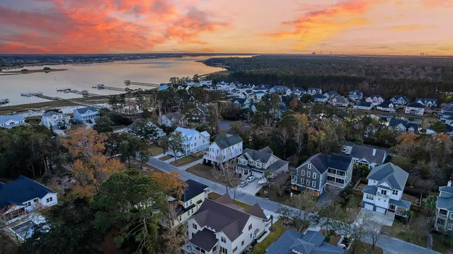 $950,000 | 141 Wando Reach Drive, Charleston, SC 29492