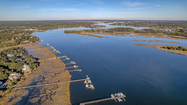 $950,000 | 141 Wando Reach Drive, Charleston, SC 29492