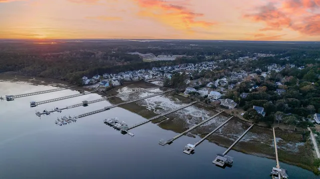 $950,000 | 141 Wando Reach Drive, Charleston, SC 29492