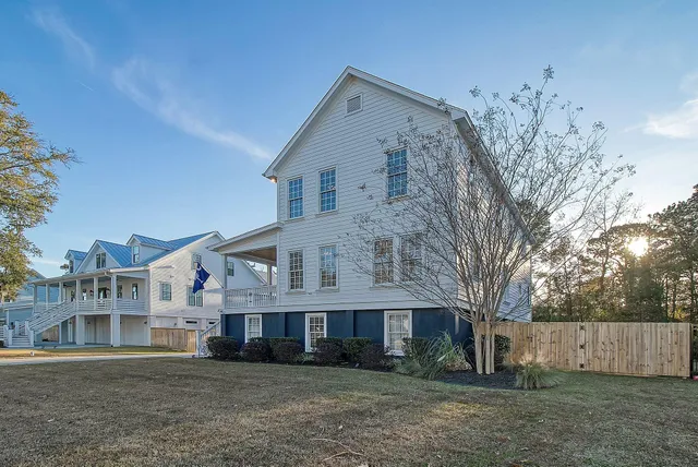 $950,000 | 141 Wando Reach Drive, Charleston, SC 29492