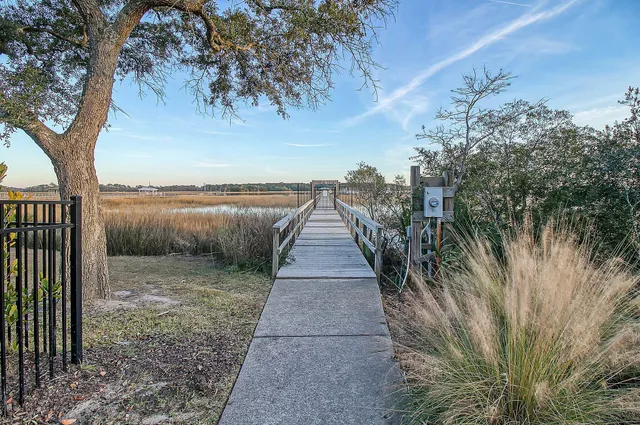 $950,000 | 141 Wando Reach Drive, Charleston, SC 29492
