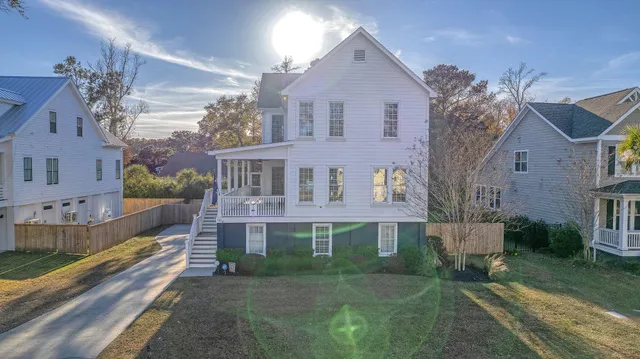 $950,000 | 141 Wando Reach Drive, Charleston, SC 29492