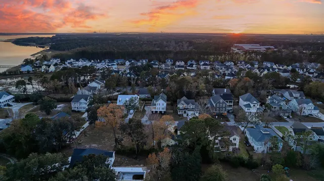 $950,000 | 141 Wando Reach Drive, Charleston, SC 29492