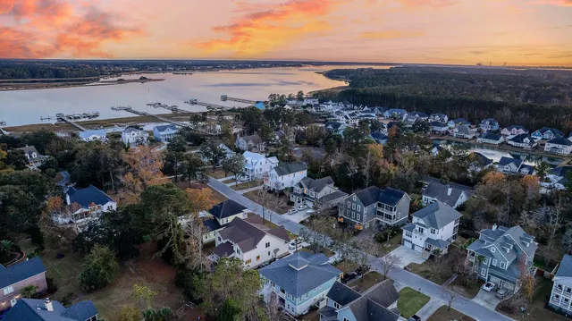 $950,000 | 141 Wando Reach Drive, Charleston, SC 29492