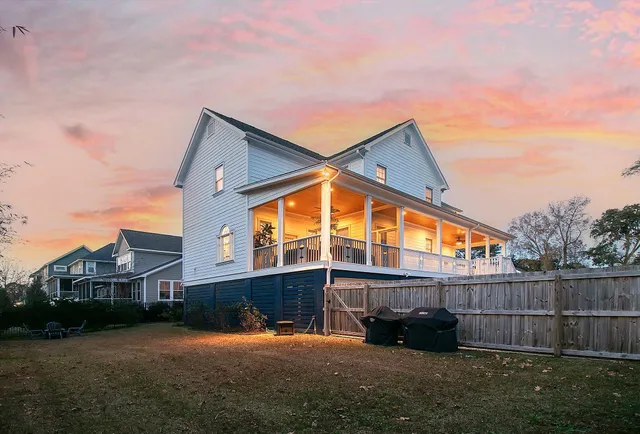 $950,000 | 141 Wando Reach Drive, Charleston, SC 29492