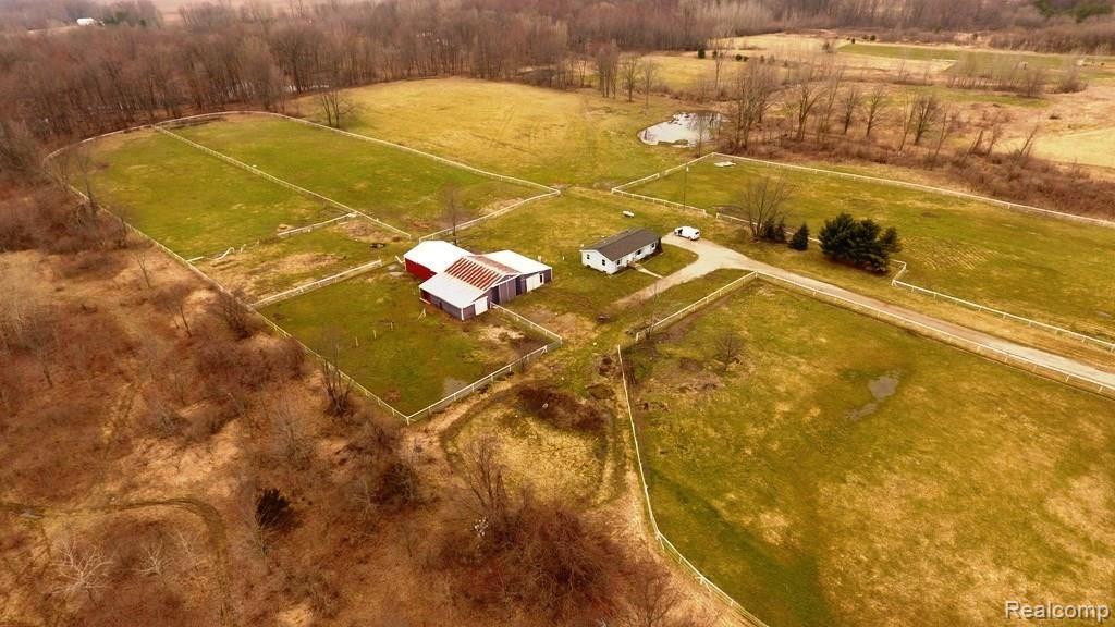 1401 North Cedar Road Fowlerville, MI 48836 - Photo 18 of 20 1401 Cedar Road - drone 3 (9).jpg