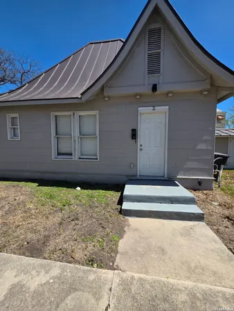$895 | 930 East Grayson Street, Unit 2, San Antonio, TX 78208