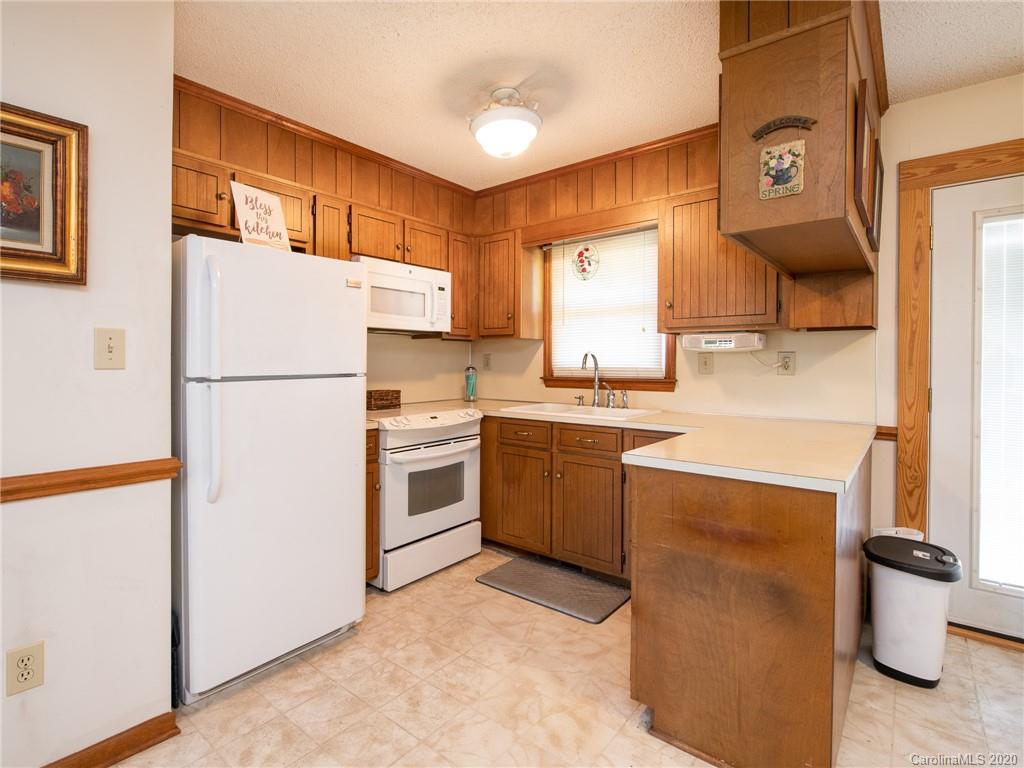 2402 Honeycutt-Simpson Road Monroe, NC 28110 - Photo 11 of 28