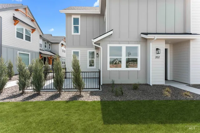 $429,990 | 152 South Koyukuk Lane, Star, ID 83669