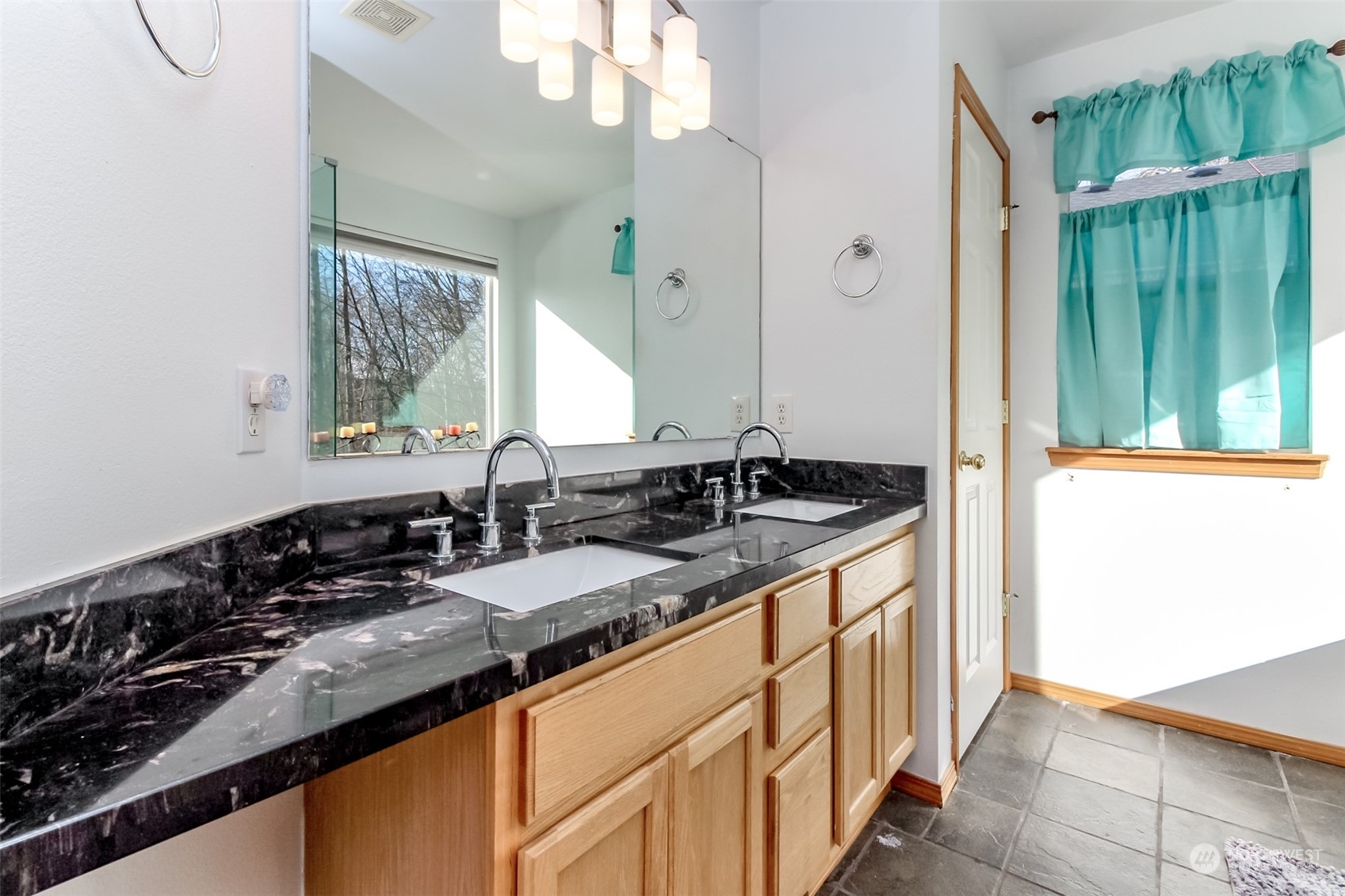 17028 4th Avenue Southeast Bothell, WA 98012 - Photo 21 of 40