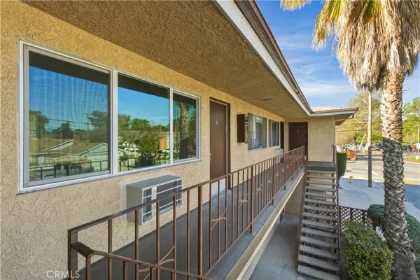 $1,695 | 22862 15th Street, Newhall, CA 91321