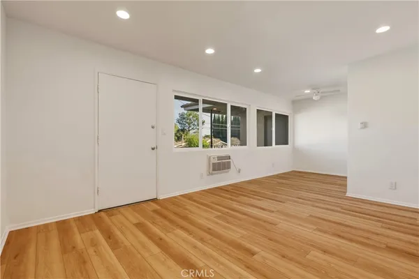 $1,695 | 22862 15th Street, Newhall, CA 91321