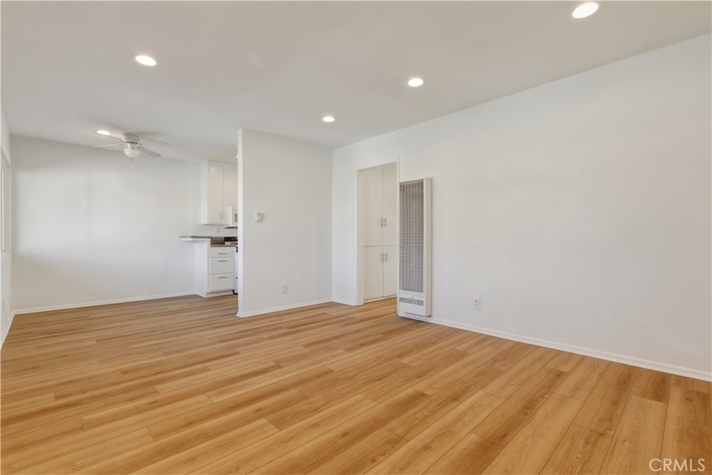 22862 15th Street Newhall, CA 91321 - Photo 4 of 16