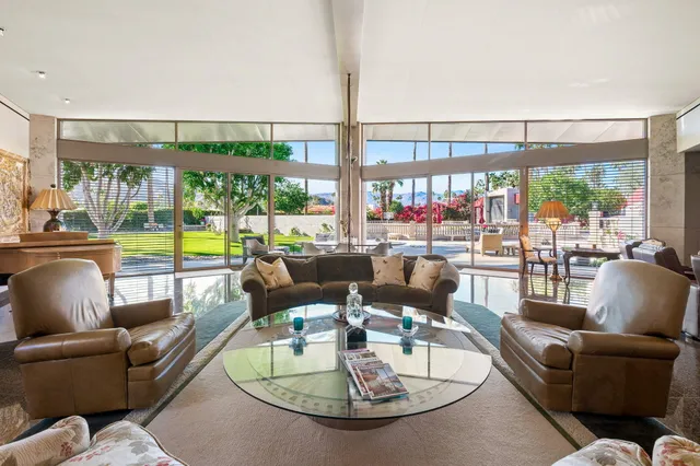 a view of an outdoor space with garden view