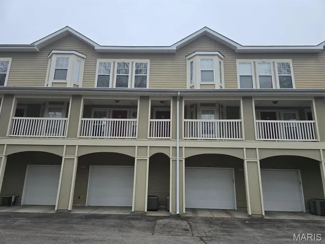 $170,000 | 2706 Mcknight Crossing Court, St. Louis, MO 63119