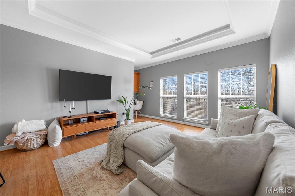 2706 Mcknight Crossing Court St. Louis, MO 63119 - Photo 3 of 20