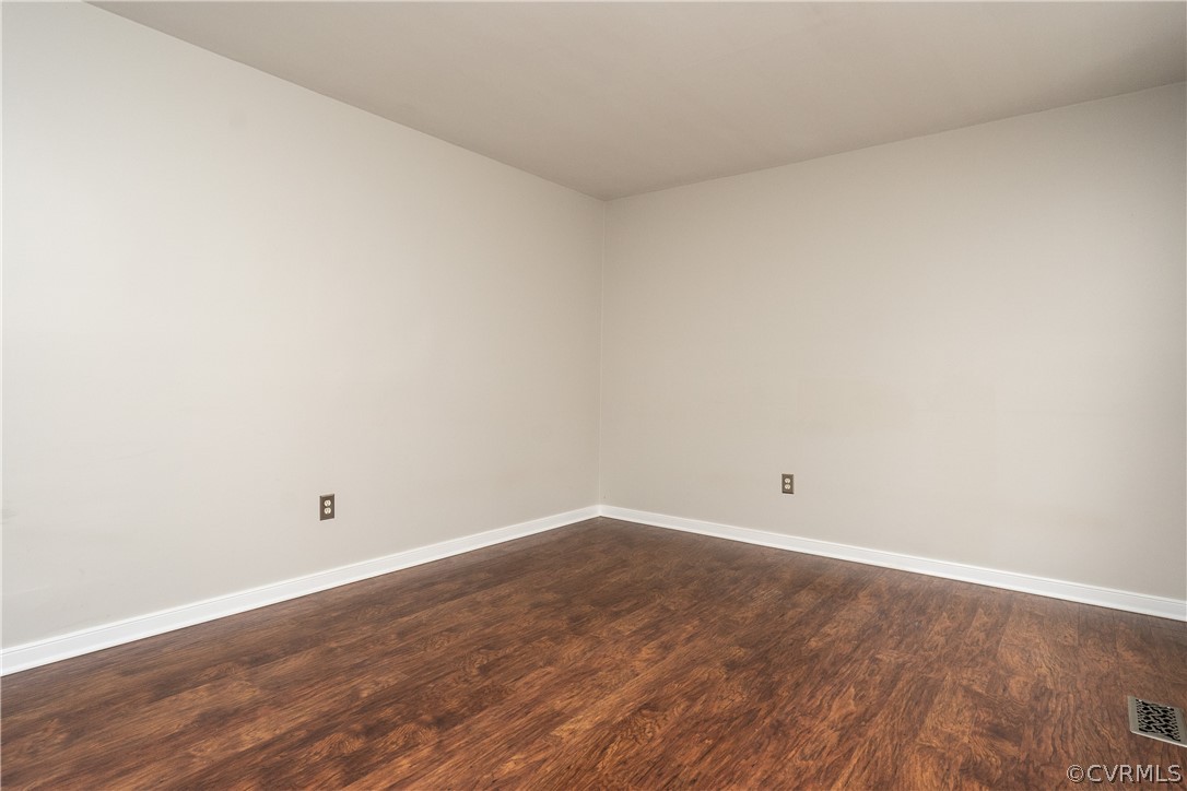 9112 Vaughan Road Petersburg, VA 23805 - Photo 4 of 21 Gallery Image 4