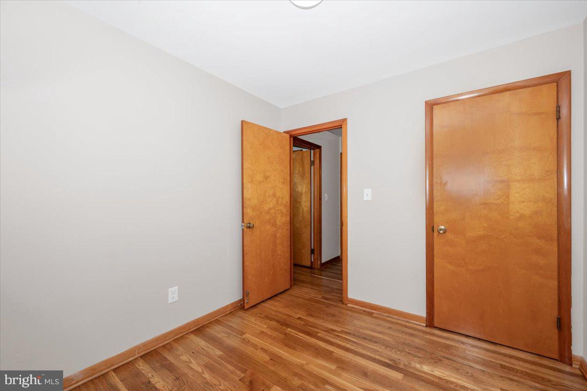 10508 Sweepstakes Road Damascus, MD 20872 - Photo 21 of 46 a view of an empty room with closet and a window