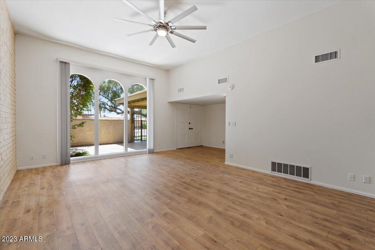 3736 East Montecito Avenue Phoenix, AZ 85018 - Photo 5 of 18 Vaulted ceilings