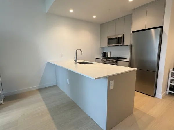 $5,097 | 567 Fulton Street, Unit 8C | Downtown Brooklyn