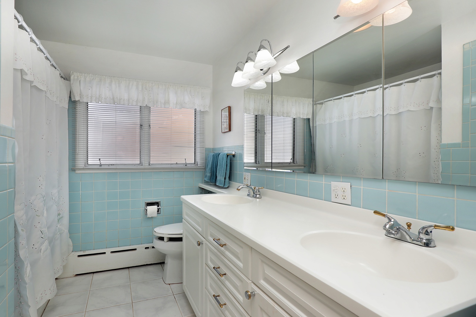 1305 Stratford Road Deerfield, IL 60015 - Photo 9 of 18