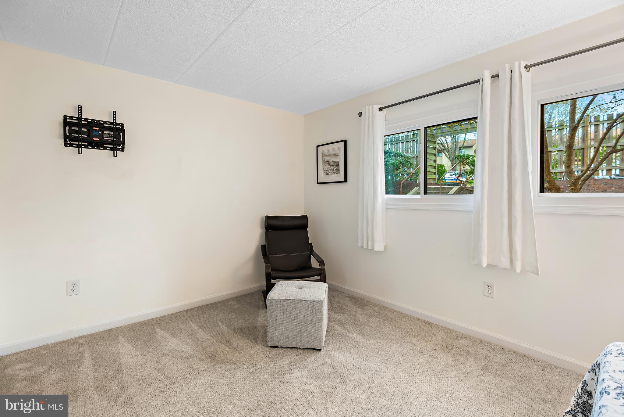 5707 Harpers Farm Road, Unit A Columbia, MD 21044 - Photo 24 of 30 a room with furniture and a window