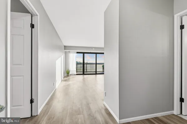 $374,888 | 307 Yoakum Parkway, Unit 706, Alexandria, VA 22304