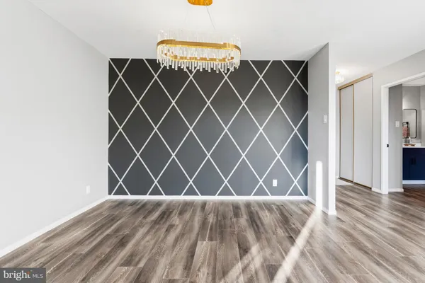 $374,888 | 307 Yoakum Parkway, Unit 706, Alexandria, VA 22304