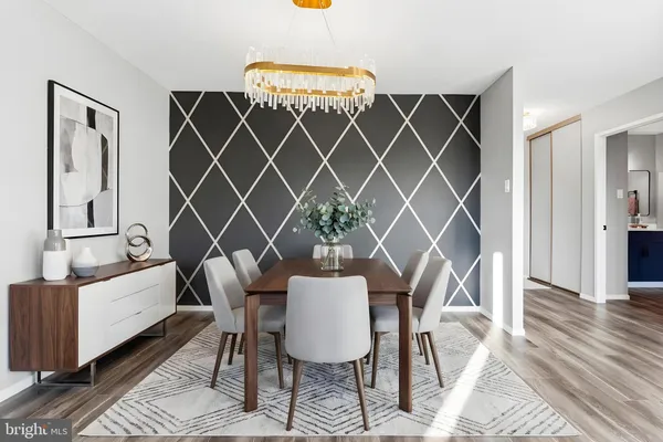 $374,888 | 307 Yoakum Parkway, Unit 706, Alexandria, VA 22304