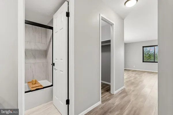 $374,888 | 307 Yoakum Parkway, Unit 706, Alexandria, VA 22304