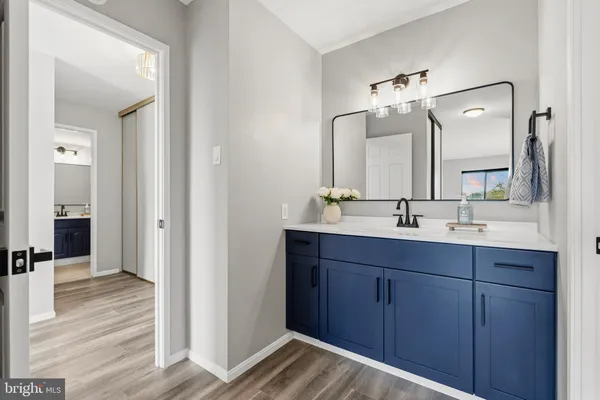 $374,888 | 307 Yoakum Parkway, Unit 706, Alexandria, VA 22304