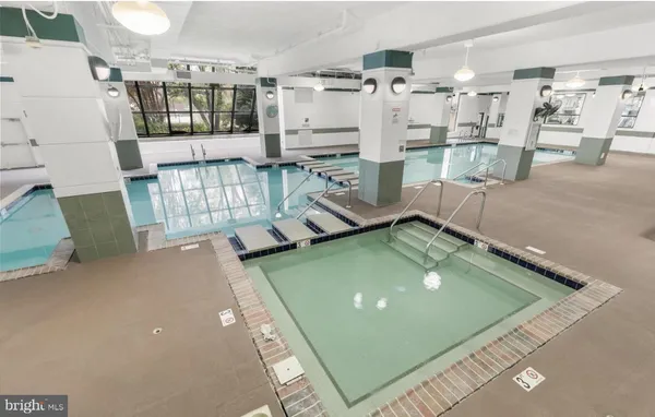 $374,888 | 307 Yoakum Parkway, Unit 706, Alexandria, VA 22304