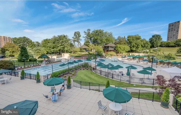 $374,888 | 307 Yoakum Parkway, Unit 706, Alexandria, VA 22304