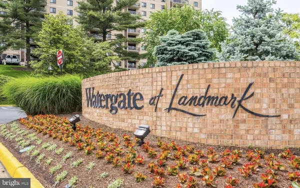 $374,888 | 307 Yoakum Parkway, Unit 706, Alexandria, VA 22304