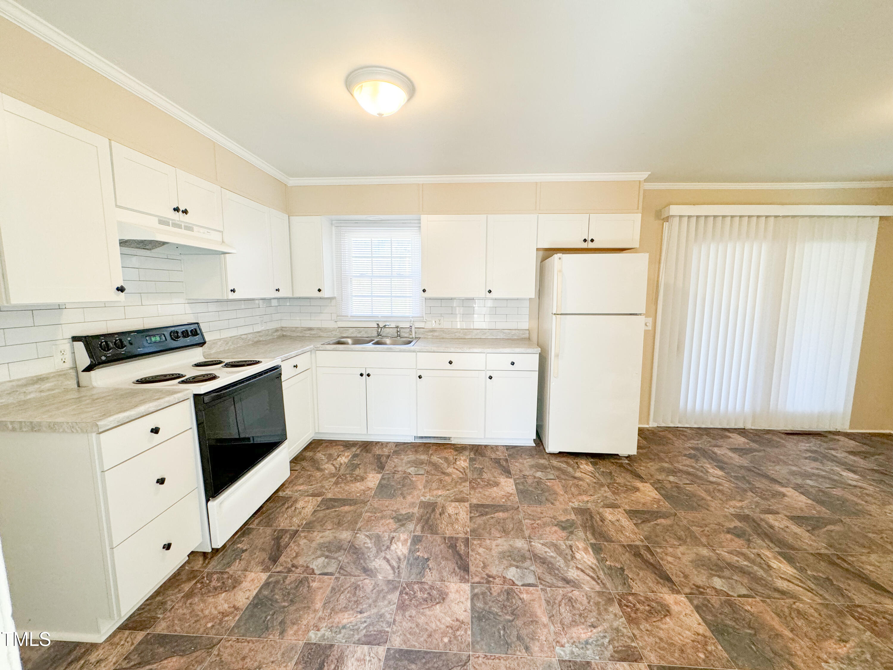 314 Lawrence Street Roxboro, NC 27573 - Photo 8 of 22 225EAB5E-89A5-4BD7-9A49-014A12A3C75A