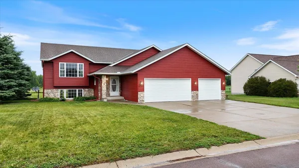 $340,000 | 2100 Blake Avenue, Lester Prairie, MN 55354