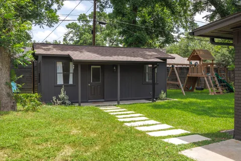$1,100,000 | 2902 Skylark Drive, Austin, TX 78757