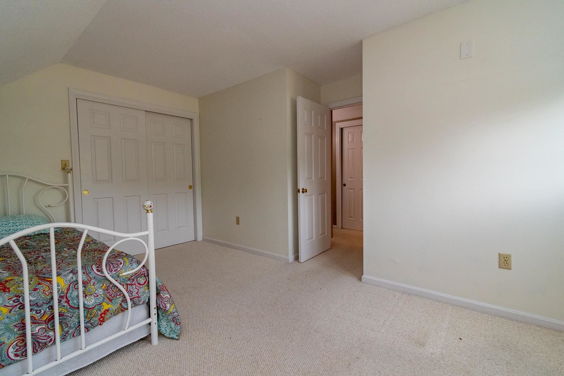 152 Straw Hill Road Manchester, NH 03104 - Photo 25 of 40