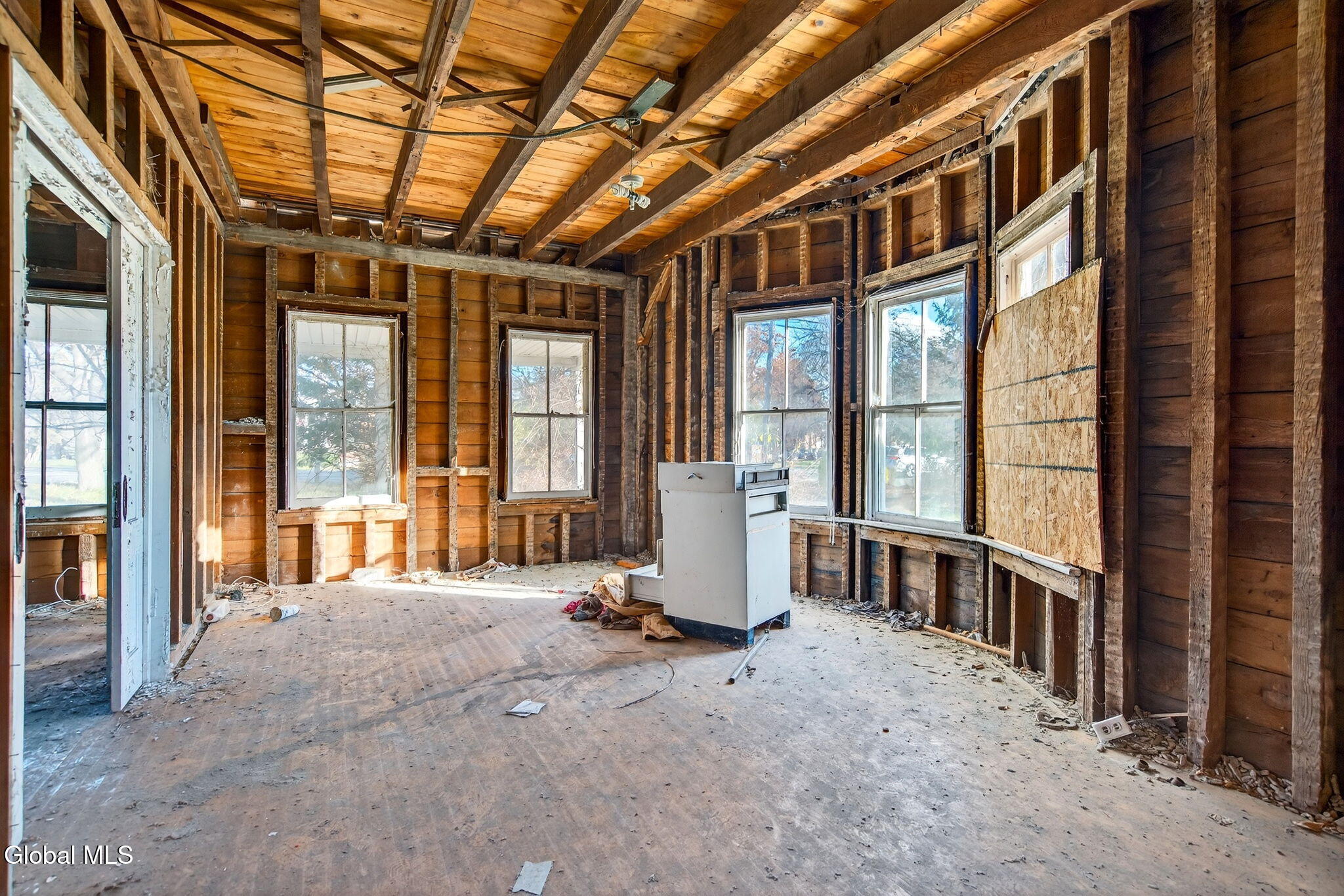 522 Loudon Road Colonie, NY 12211 - Photo 12 of 26 Interior 05