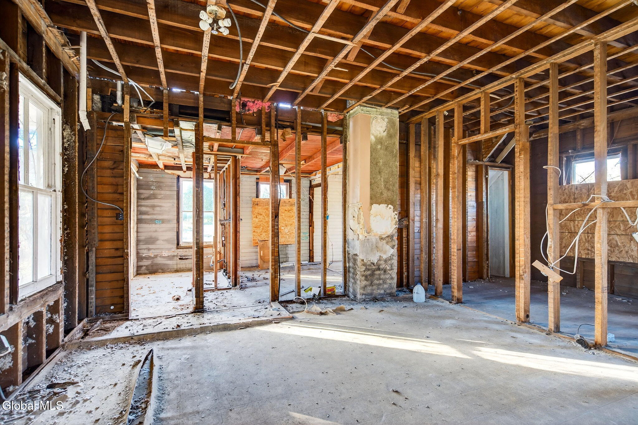 522 Loudon Road Colonie, NY 12211 - Photo 14 of 26 Interior 07