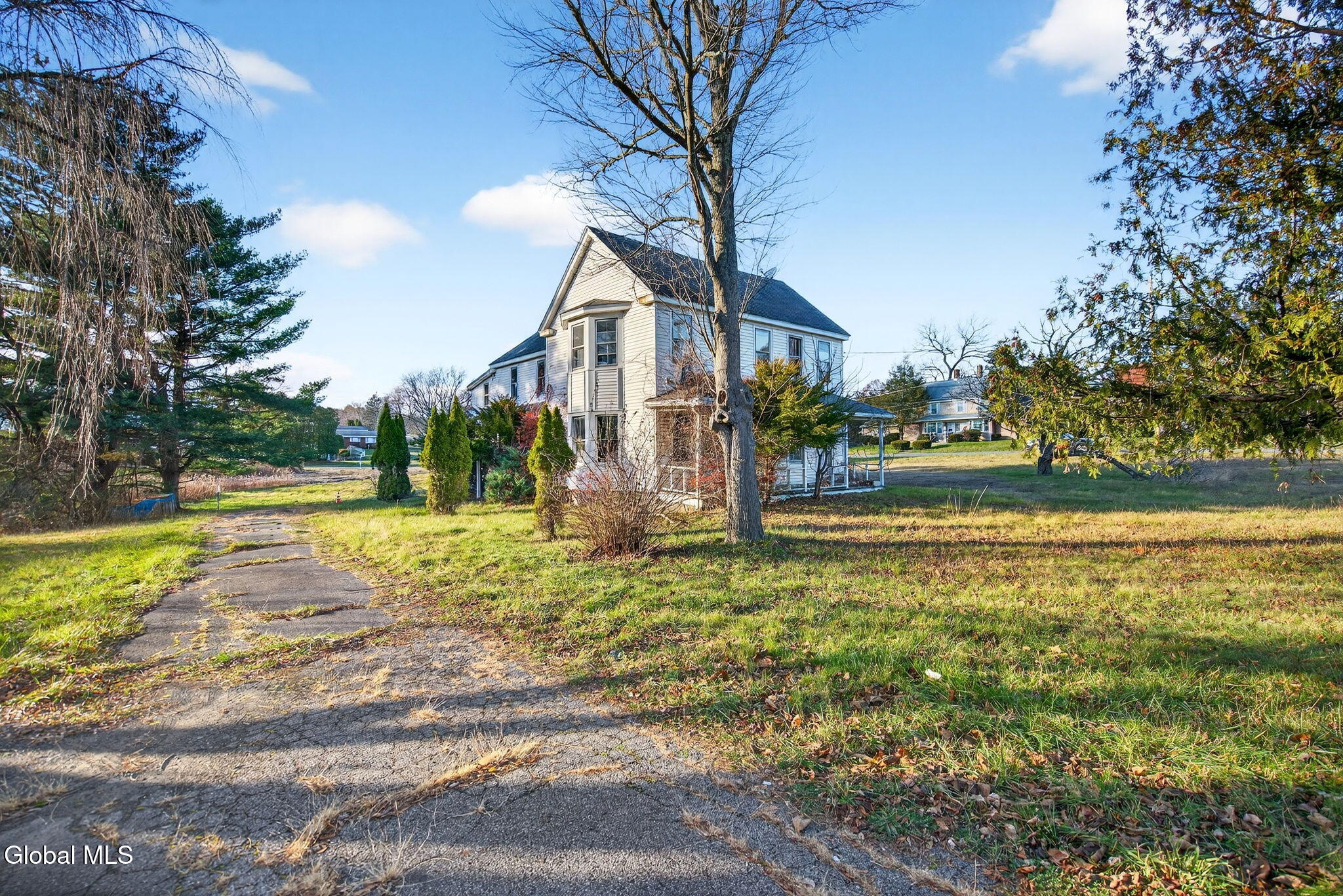 522 Loudon Road Colonie, NY 12211 - Photo 4 of 26 Exterior 04