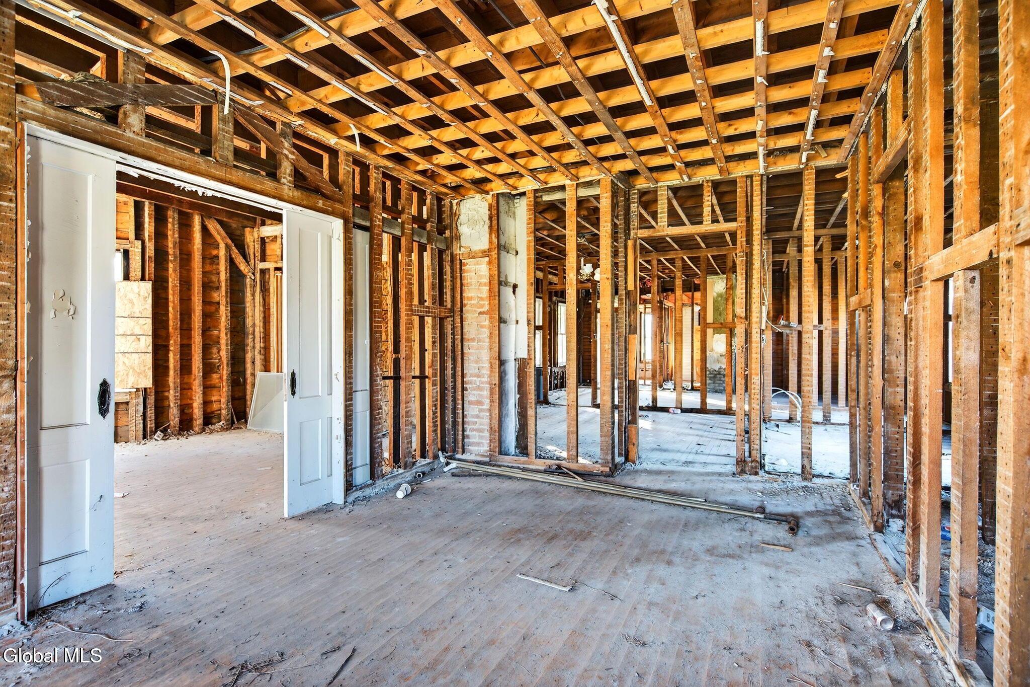 522 Loudon Road Colonie, NY 12211 - Photo 8 of 26 Interior 01