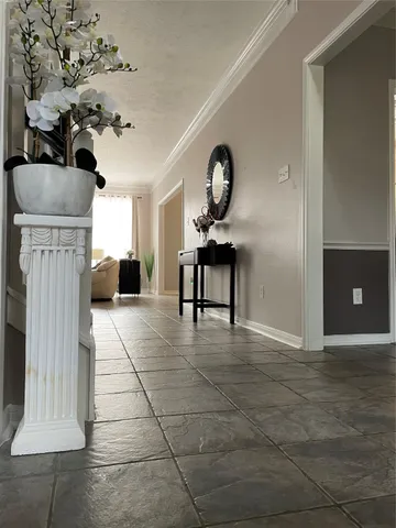 a view of livingroom with furniture