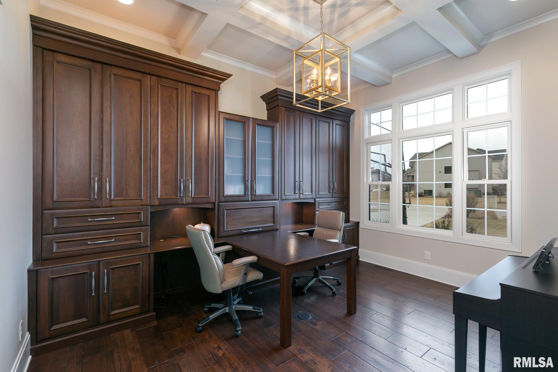 5982 Cardinal Road Bettendorf, IA 52722 - Photo 3 of 50 Gallery Image 3