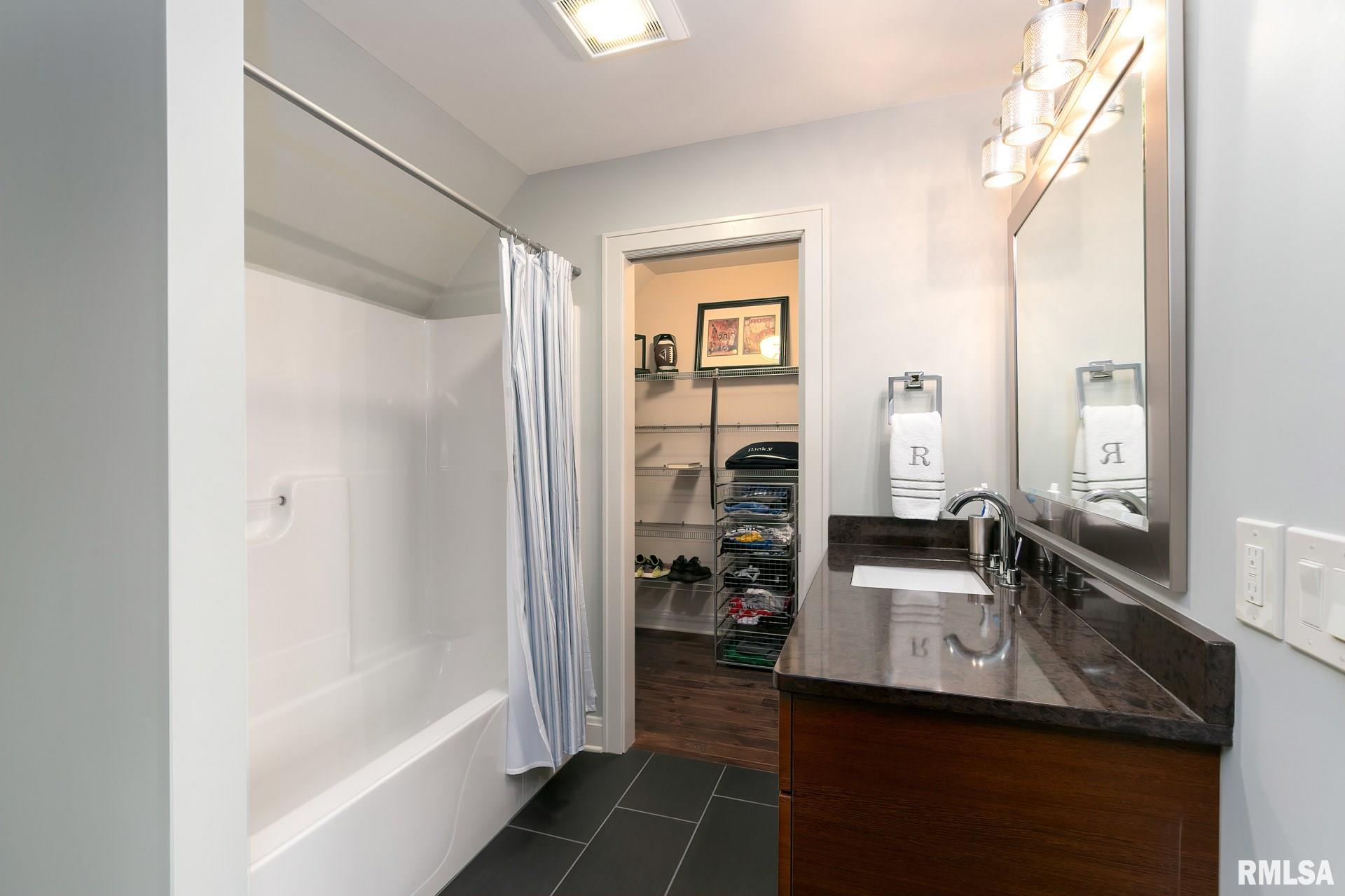 5982 Cardinal Road Bettendorf, IA 52722 - Photo 31 of 50 Gallery Image 31