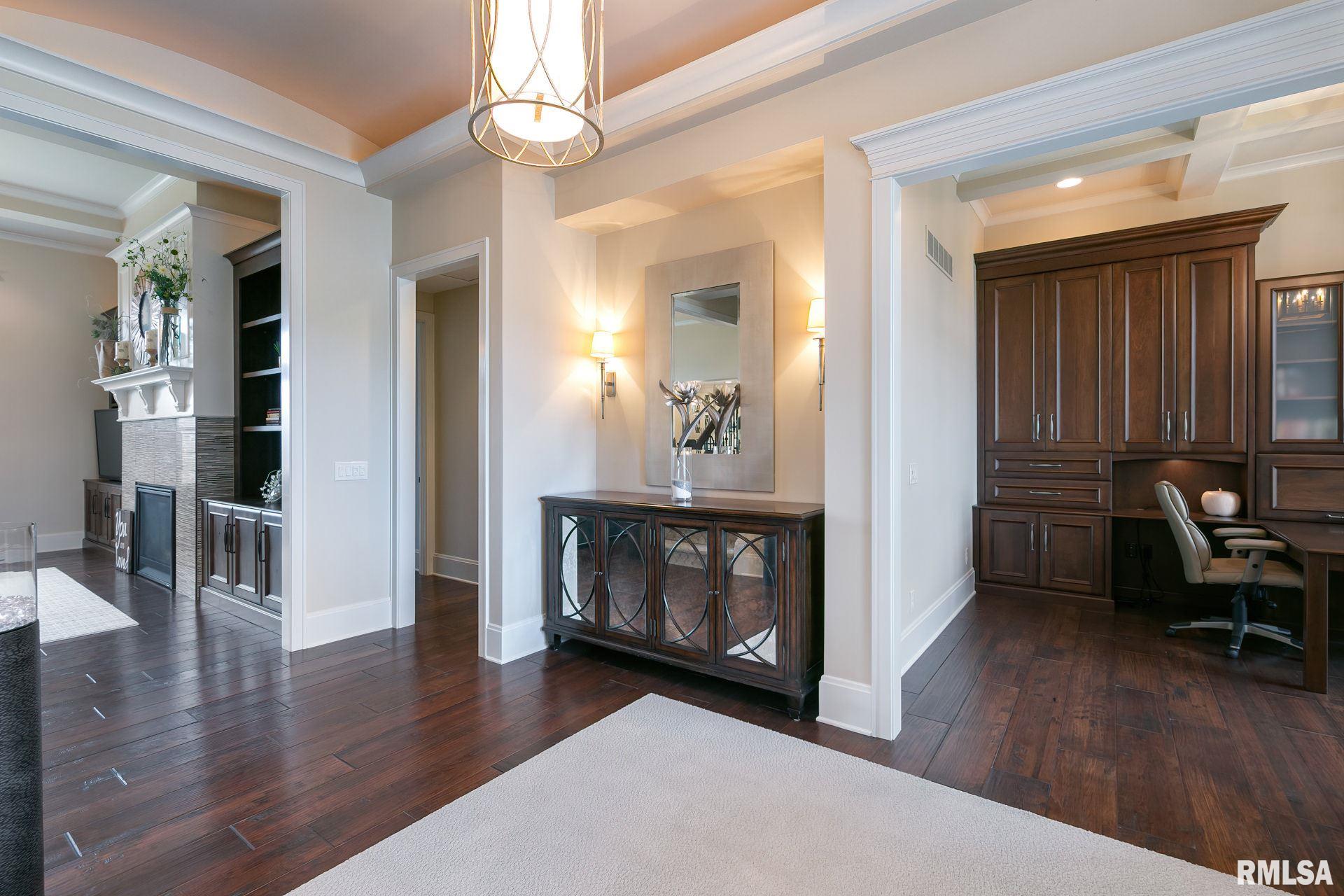 5982 Cardinal Road Bettendorf, IA 52722 - Photo 6 of 50 Gallery Image 6