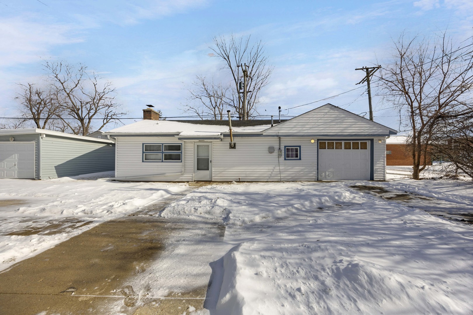 3333 Union Avenue Steger, IL 60475 - Photo 25 of 31 a front view of a house with a yard