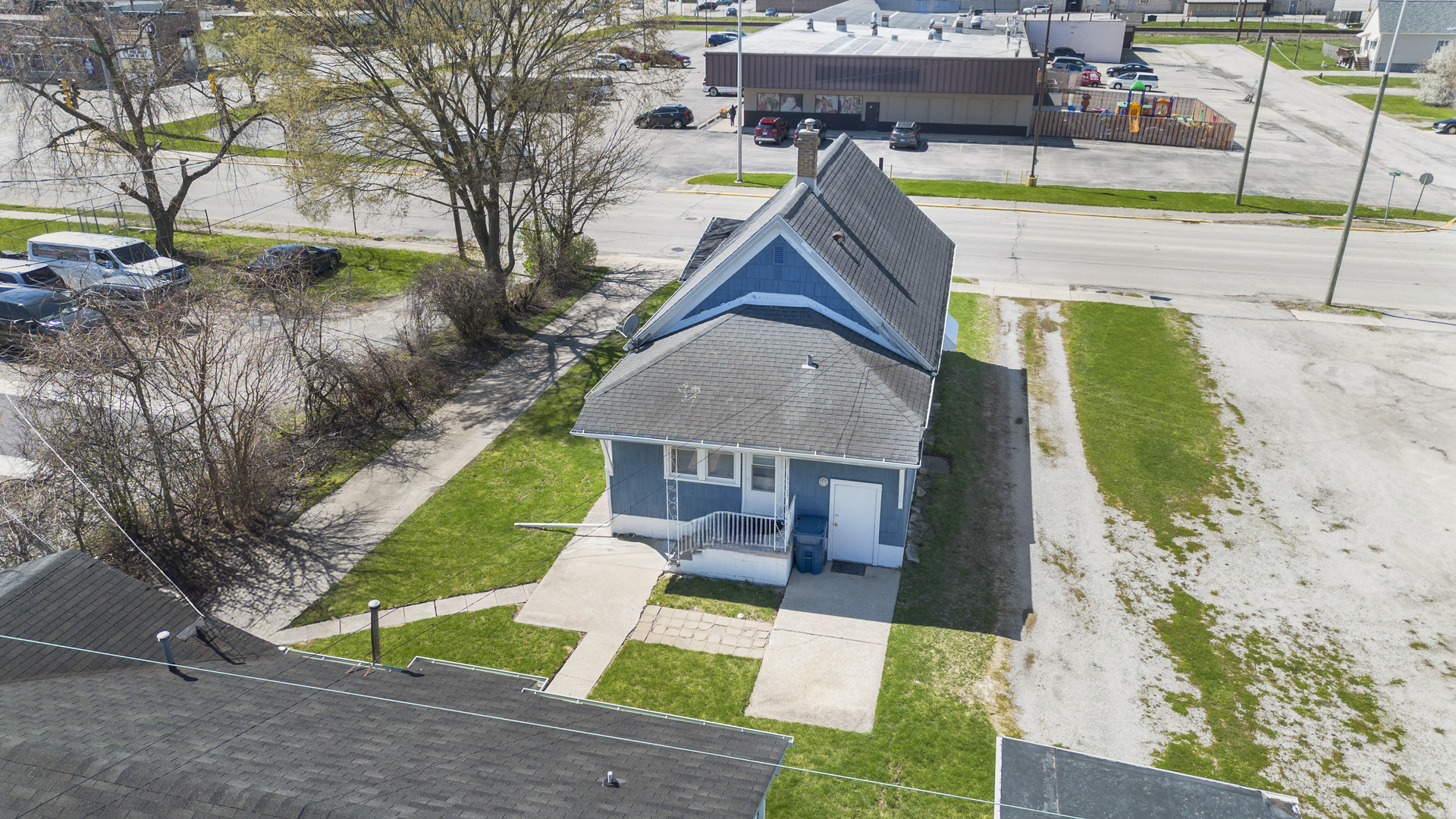 3333 Union Avenue Steger, IL 60475 - Photo 27 of 31 a view of a house with a yard