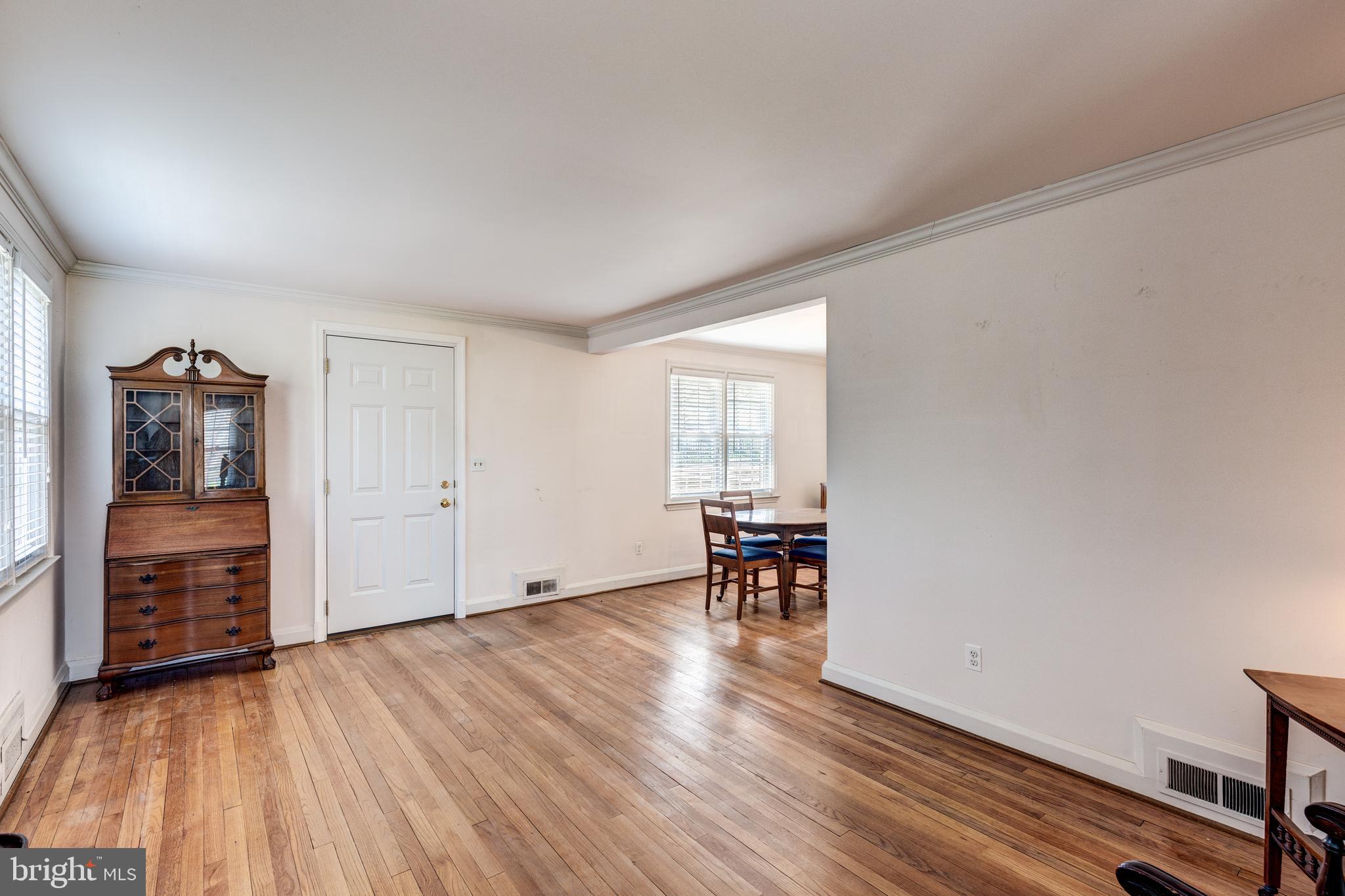 7 Greenbrier Road Towson, MD 21286 - Photo 8 of 43 Gallery Image 8